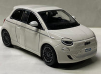 Bburago 2023 Fiat 500E White car 1/24 scale model car