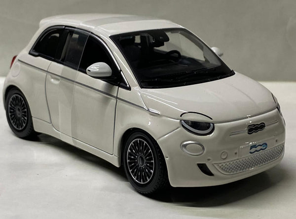 Bburago 2023 Fiat 500E White car 1/24 scale model car