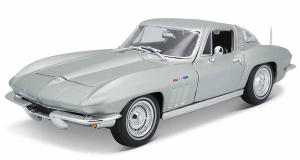 Maisto 1965 Chevrolet Corvette 1/18 Silver